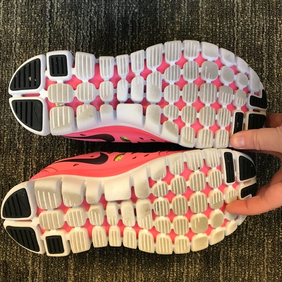 Nike - Picture 3 of 4